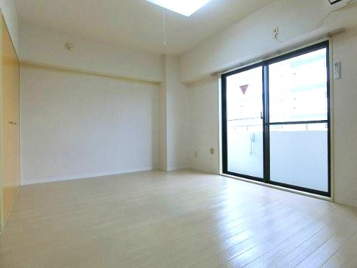 松戸市常盤平陣屋前の賃貸マンションの居間・リビング