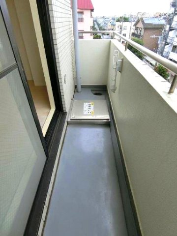 松戸市常盤平陣屋前の賃貸マンションのバルコニー