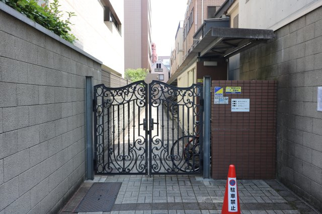 【エントランス】