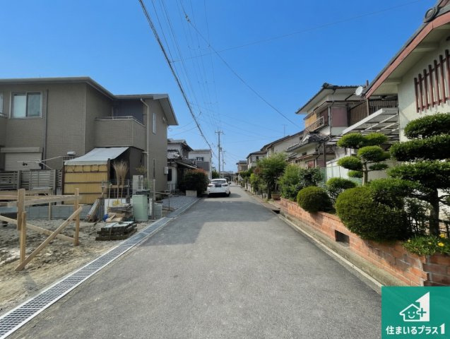 ★近江八幡市堀上町　第8期　新築一戸建ての前面道路含む現地写真|現在建築中！落ち着いた街並みで新生活を始めることが出来そう！周辺の物件も併せてご紹介させて頂きます！
