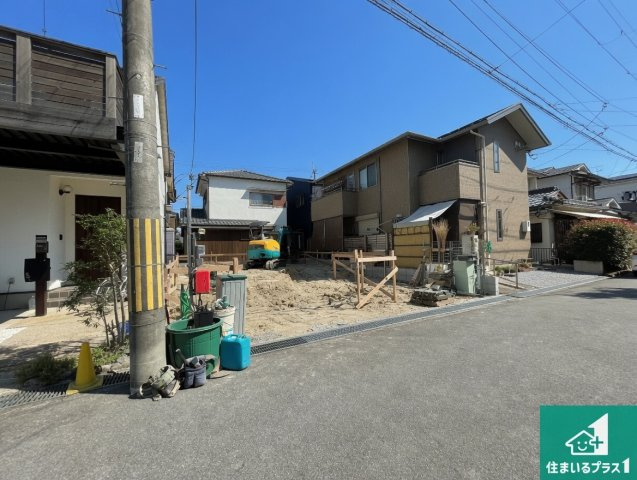 ★近江八幡市堀上町　第8期　新築一戸建ての外観|周辺は落ち着いた街並みの住宅地！子育てがしやすい住環境です！まだ未完成ですが、現地でしかわからない事もございます。是非一度ご覧ください。