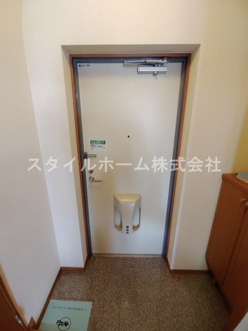 フォレスト野田の玄関|別部屋写真です。