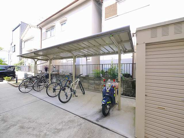 レオパレスプルメリアのその他共用部分|駐輪場完備