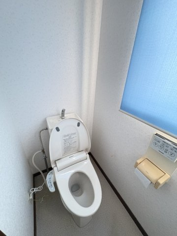 売中古戸建　沼津市下香貫字藤井原のトイレ|無駄のない設計で、お掃除もしやすいトイレです。