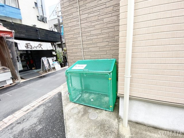 ソレイユ上十条のその他共用部分|敷地内ゴミ捨て場です☆