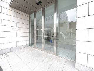レグラス横浜メディオのエントランス