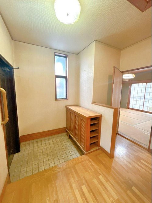 野田市三ツ堀　中古戸建　昭和58年築の玄関