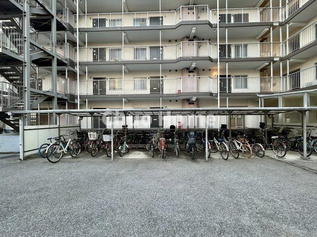 エムエフ両国の駐輪場|【自転車置き場】最新の空き状況や費用などの詳細は担当スタッフまでお問い合わせください。