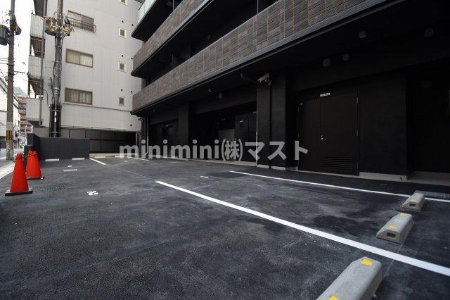 GRAN PASEO心斎橋EASTの駐車場
