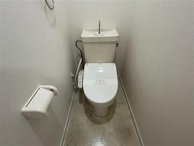 大和市下和田のアパートのトイレ