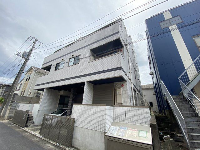 CREW　HOUSE　Higashi　Matsudoの外観