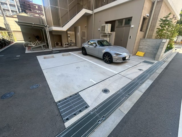 J.GRAN　Court京町堀の駐車場