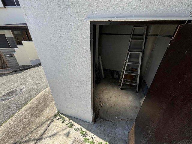 鈴蘭台南町７丁目戸建の収納
