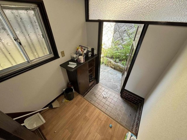 鈴蘭台南町７丁目戸建の玄関