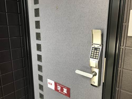 メゾンさこうの玄関