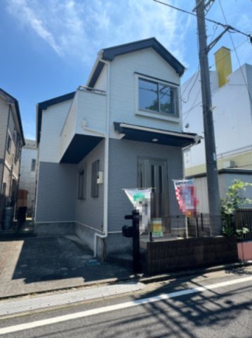 狭山市入間川3丁目中古戸建（リフォーム済）の前面道路含む現地写真|前面道路幅員5.5ｍ