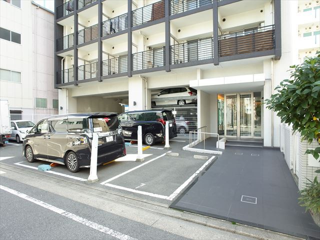 レジディア博多Ⅱの駐車場