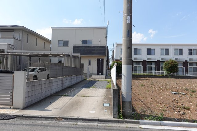 川越市的場新町　3LDKS+カースペース2台付き　戸建貸家の駐車場