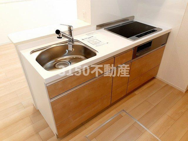 フェリーチェのキッチン|コンパクトなキッチンで掃除もラクラク
