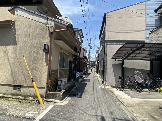 紫野南舟岡町 中古戸建の前面道路含む現地写真
