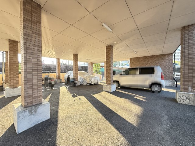 グレイス天王の駐車場