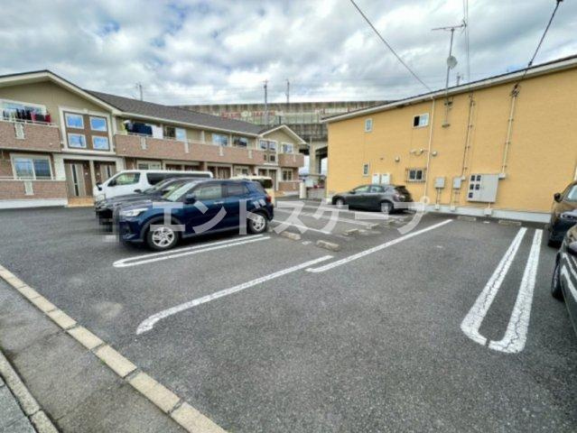 ジベルニーⅡの駐車場|高崎、前橋のお部屋探しはエンドスケープまで！お客様の理想お聞かせ下さい♪