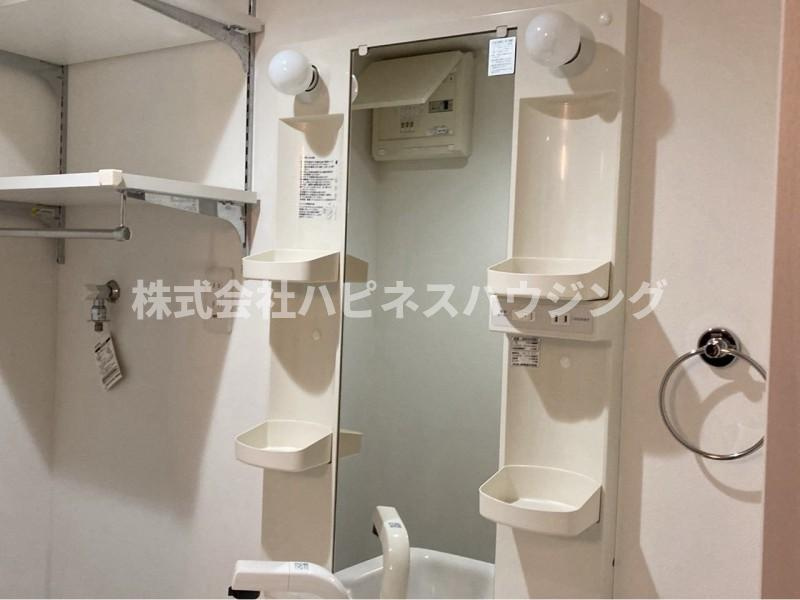 ＩｏＴレジデンス柏の独立洗面台|ゆったりとスペースのある洗面所
