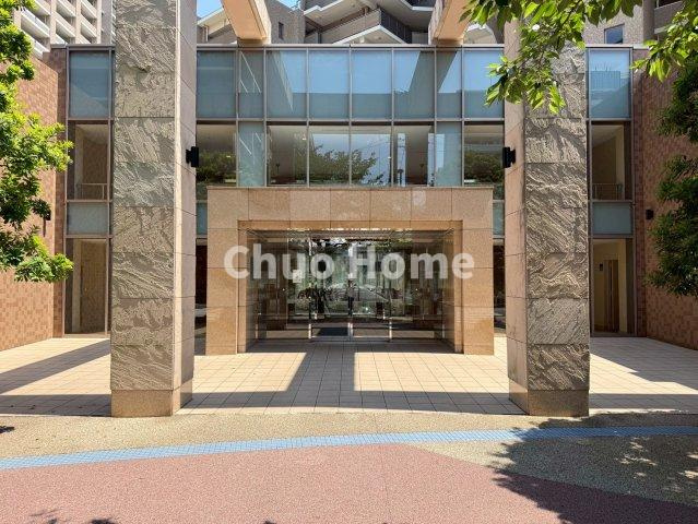 プライヴブルー東京のエントランス|【エントランス】マンションのエントランスは、その物件の印象を決める、顔とも言える場所です。毎日通る場所ですからきれいなのが一番です。
