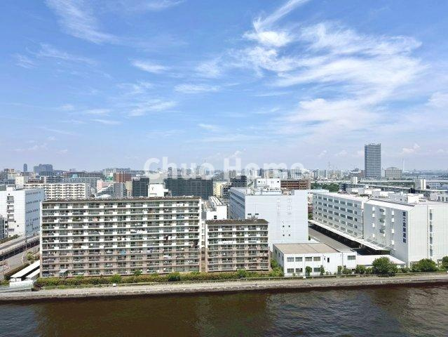 プライヴブルー東京の展望|手を伸ばせば、ふれることが出来そうな環境が、そのままインテリアになったような印象です。その豊かな眺望にふさわしい空間には、通風・採光にも優れ、心地よい光と風があふれています