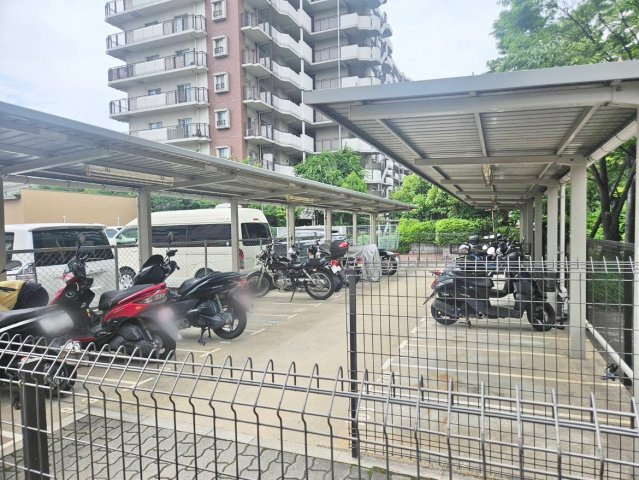 マイシティおおさか5番館の駐輪場|バイク置場・駐輪場スペース
