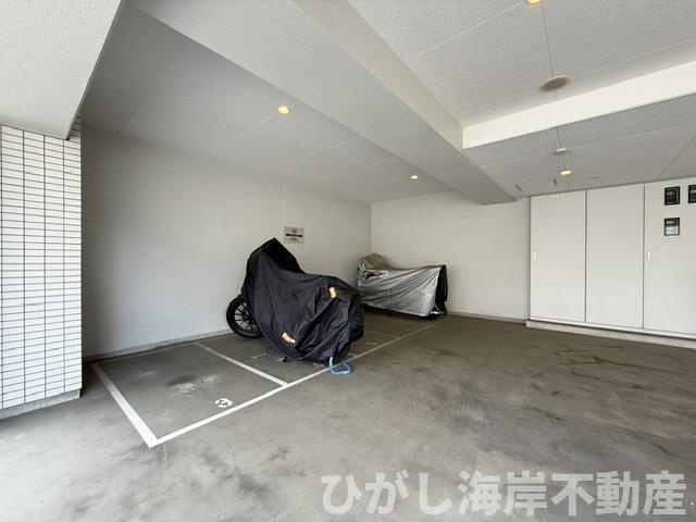 プレディアンスフォート湘南平塚リコットの駐車場|敷地内バイク置場