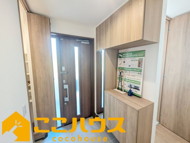中城村伊集　新築戸建て　全2棟　1号棟の玄関|【施工例】※同施工の別物件写真