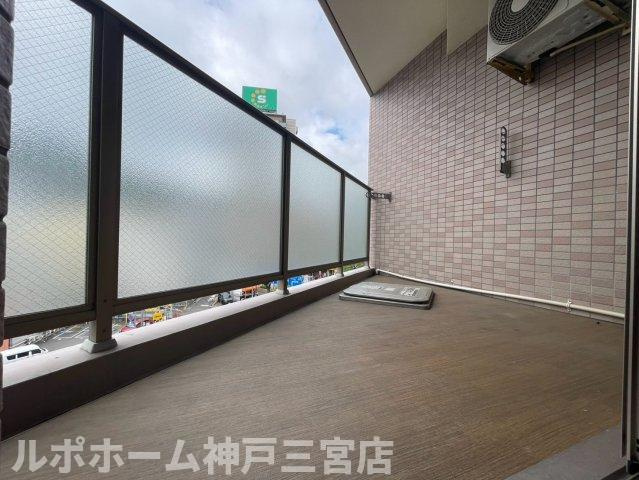 ロイヤルヒル神戸三ノ宮Ⅱのバルコニー