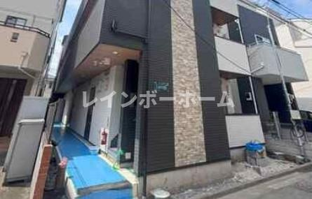 朝霞市朝志ケ丘２丁目のアパートのエントランス