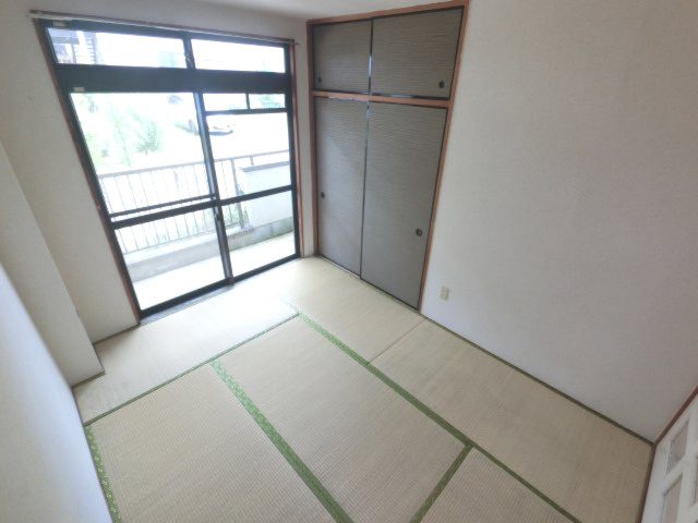 【寝室】