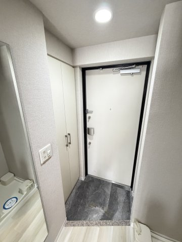 アーデンタワー本町イーストの玄関