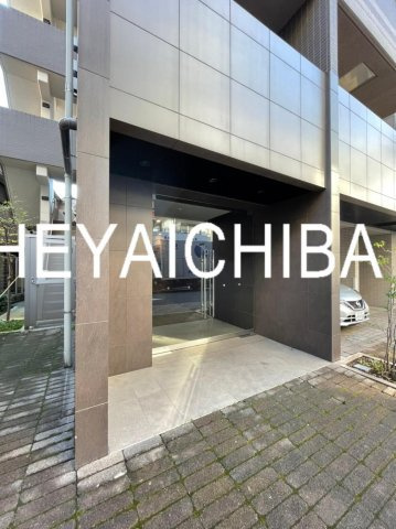 アイルイムーブル西日暮里のエントランス