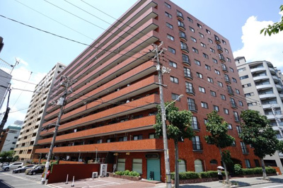 【外観】 | 【上質リノベ】シャンボール河原町 | 【資料には掲載していない情報】
物件の陽当りや通風・仕様設備やお部屋の大きさの比較、
近隣・周辺環境や街並みなど、資料には掲載していない情報が
現地にはたくさんあります。是非ご確認ください。