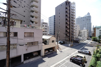 【展望】 | 【上質リノベ】シャンボール河原町 | 【四季を感じる】
四季の移ろい・爽やかな青空や風を感じられ
自然を愉しめるパノラマビュー。
毎日の暮らしに余裕を感じさせてくれる、
遮る物の無い開放的な眺望を是非、ご堪能ください。