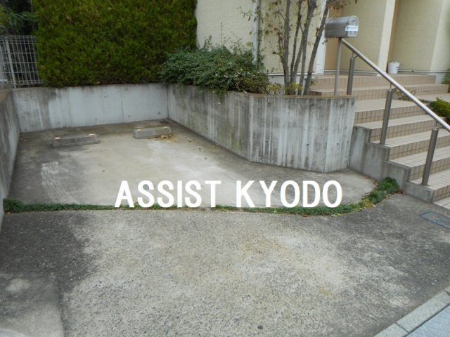 コート砧の駐車場