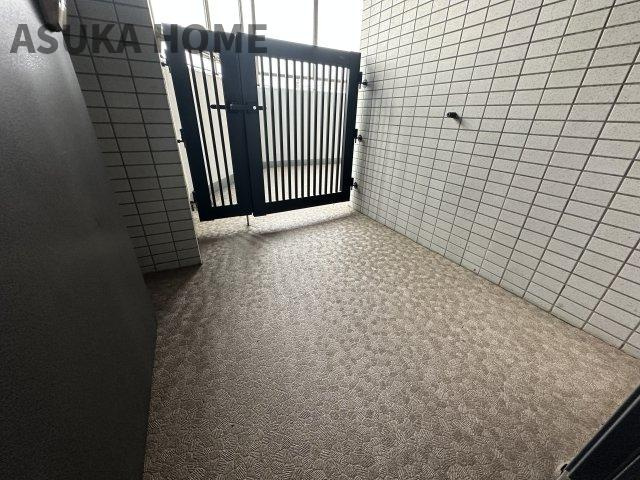 びゅうパルク 横濱片倉弐番館 のその他|プライバシー性も確保される専用玄関ポーチ付きの住戸です。