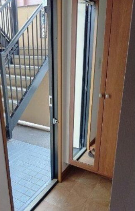セジュール清水A棟の玄関