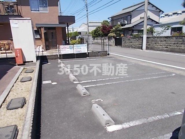 ミッドランドクレストの駐車場|駐車場に車を止められます