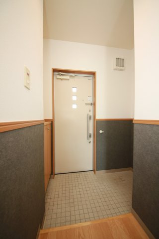 アネックス一ツ屋の玄関