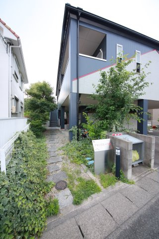 アネックス一ツ屋の庭