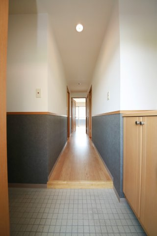 アネックス一ツ屋の玄関
