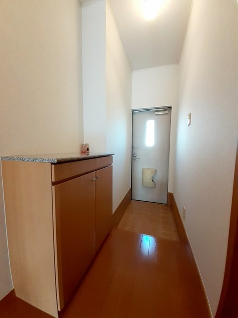 メゾネット・アンジュ弐番館の玄関