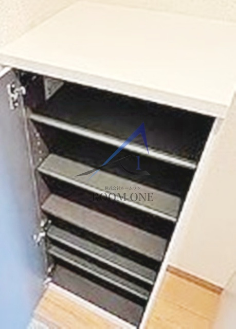 Ａｒｔｉｓ金町の内装|シューズボックスです。