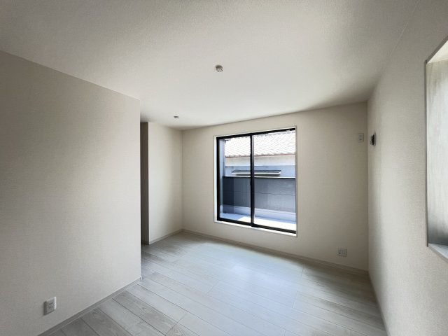 桜井市西之宮の寝室|洋室7.5帖　寝室にピッタリ