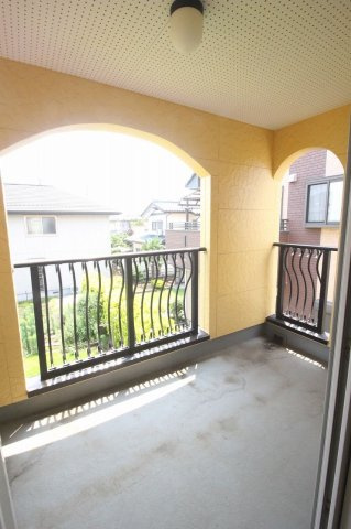 小山市犬塚のバルコニー|プロバンス風のバルコニーです